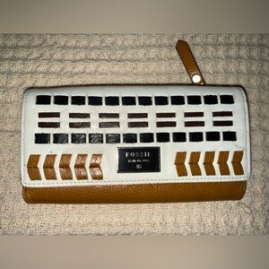 Fossil Tan and Black Geometric Wallet